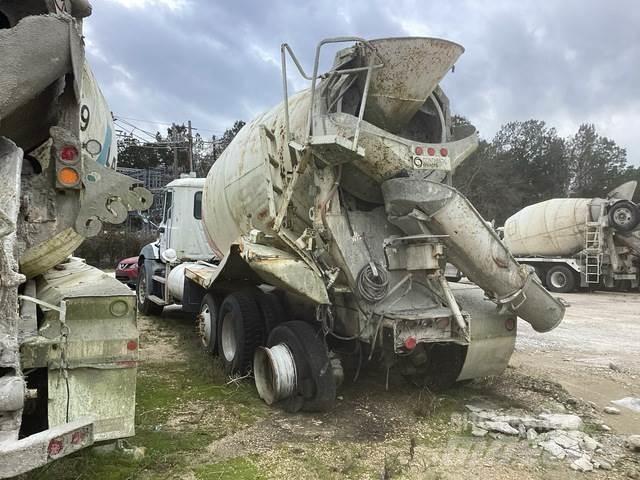 Mack GU813 Otros camiones