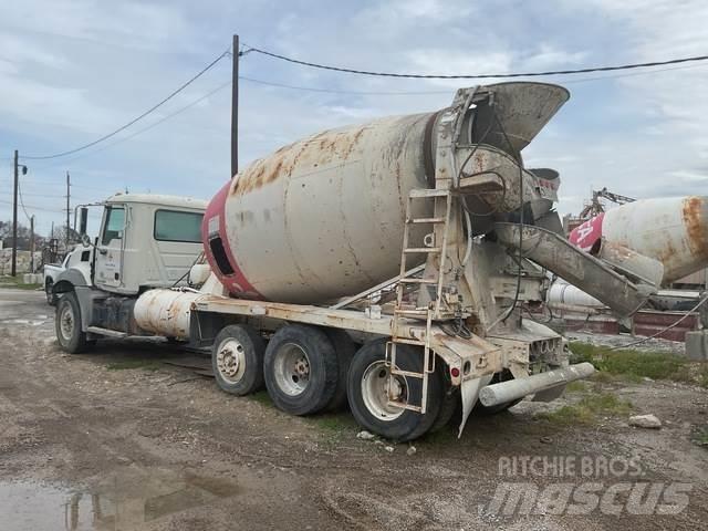 Mack GU813 Otros camiones