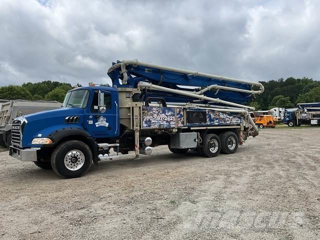Mack GU813 Bombas de concreto