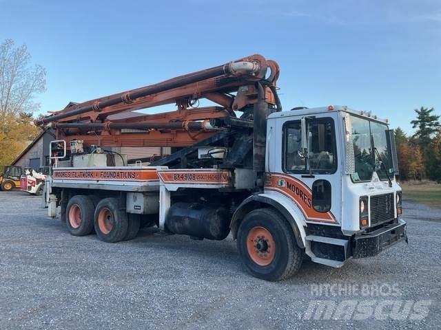 Mack MR688S Bombas de concreto