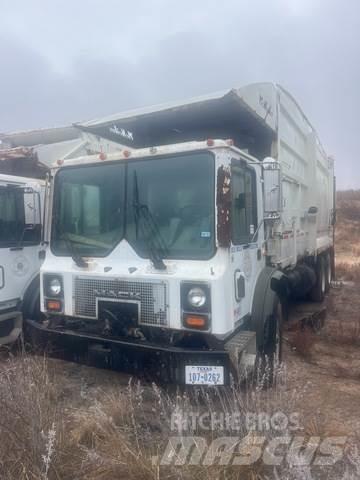 Mack MR690S Camiones de basura