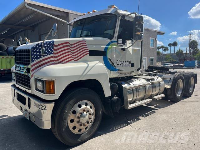 Mack PI64T Camiones tractor