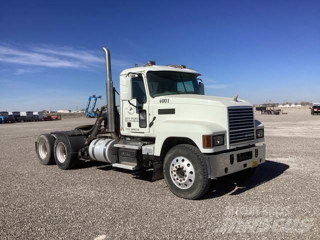 Mack Pinnacle Camiones tractor