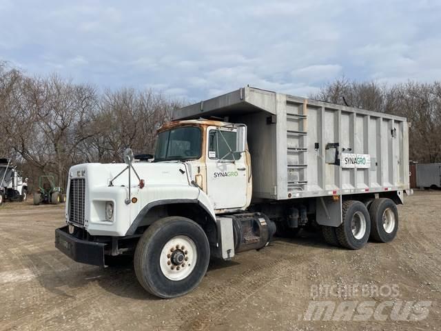 Mack RB690S Bañeras basculantes usadas