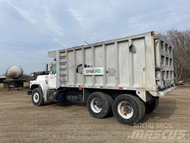 Mack RB690S Bañeras basculantes usadas