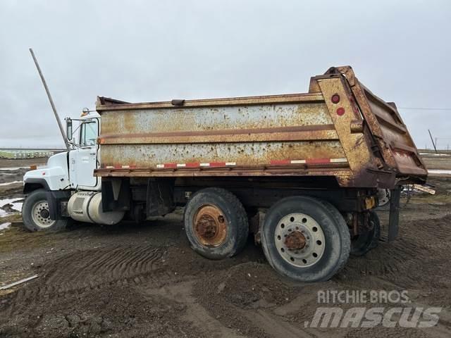 Mack RD688S Bañeras basculantes usadas