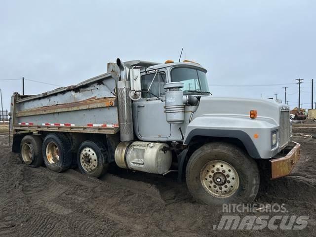 Mack RD688S Bañeras basculantes usadas