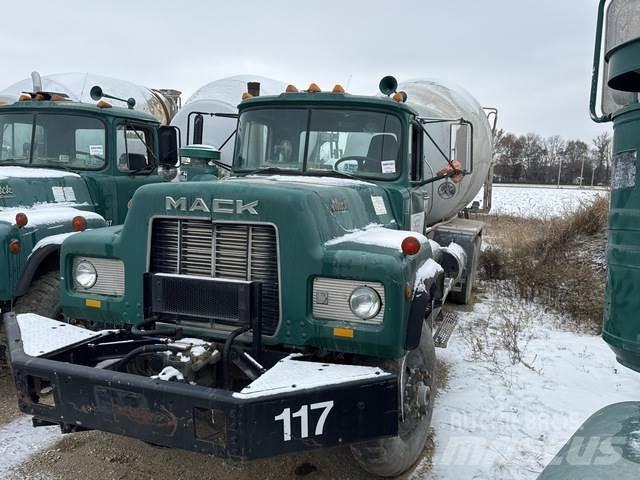 Mack RD690S Otros camiones