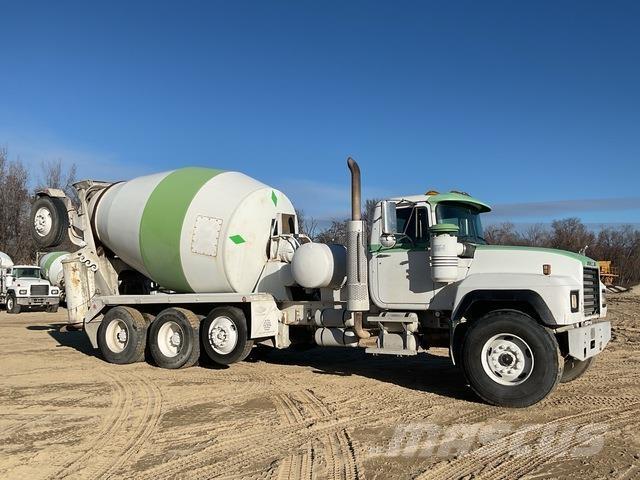 Mack RD690S Otros camiones