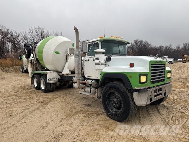 Mack RD690S Otros camiones