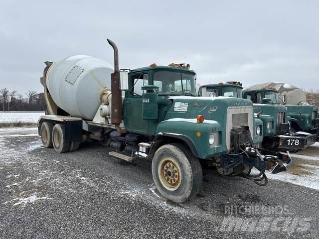 Mack RS685LS Otros camiones