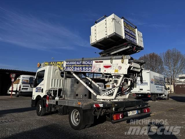 Nissan NT400 Plataformas sobre camión