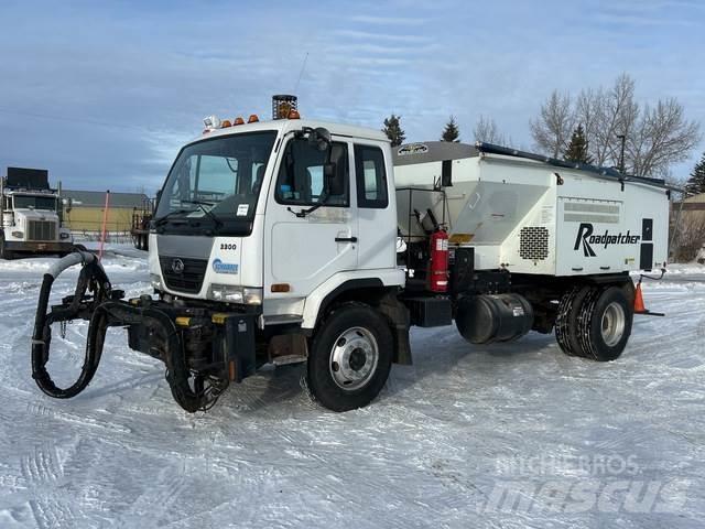 Nissan UD3300 Camiones de concreto