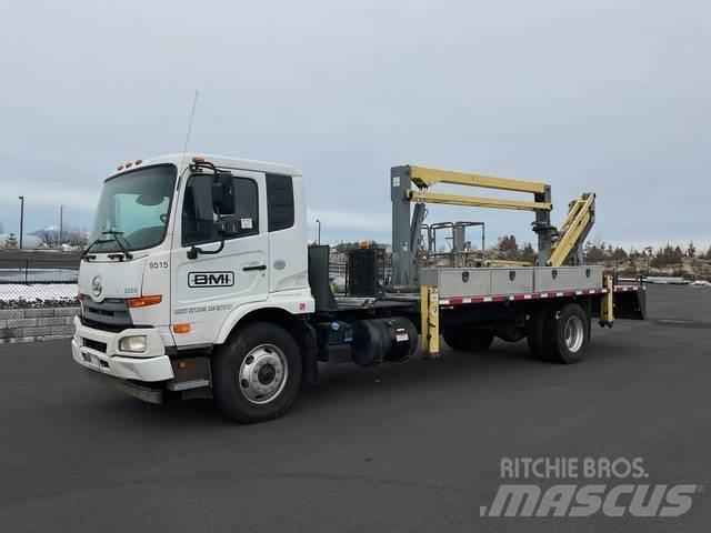 Nissan UD3300 Otros