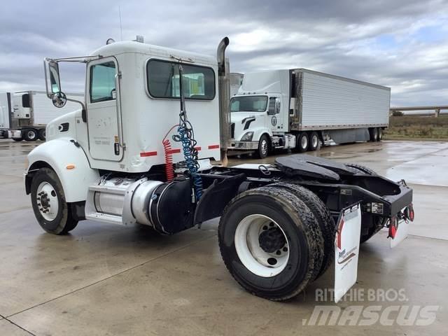 Peterbilt 337 Camiones tractor