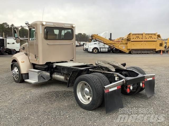 Peterbilt 337 Camiones tractor