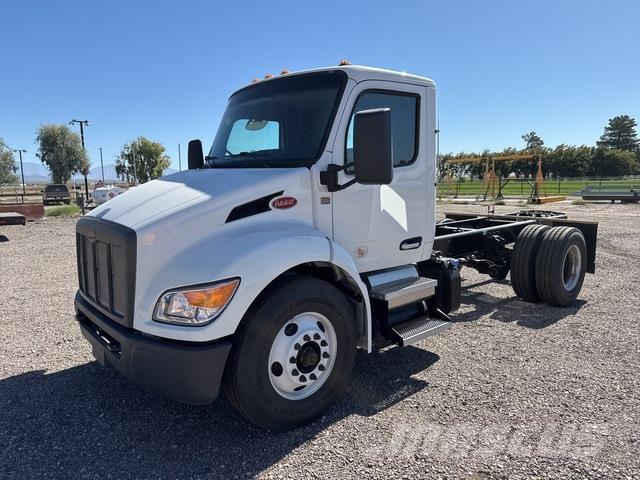 Peterbilt 537 Cabinas