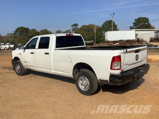 RAM 2500 Caja abierta/laterales abatibles
