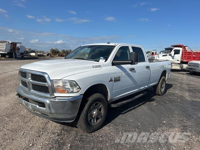 RAM 2500 Caja abierta/laterales abatibles