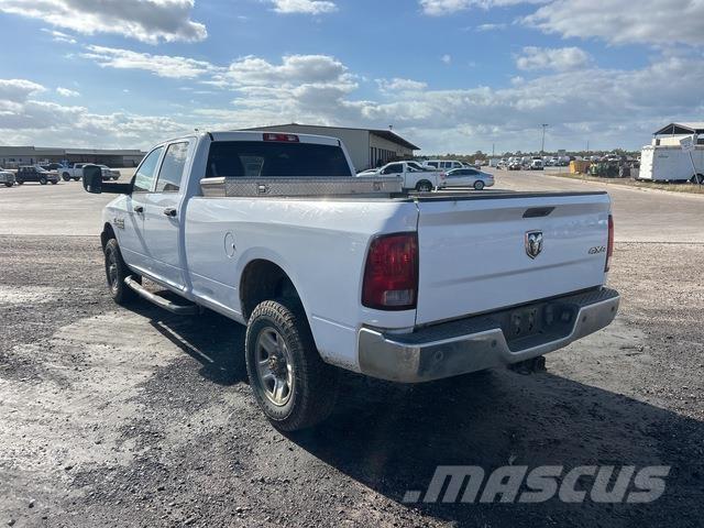 RAM 2500 Caja abierta/laterales abatibles
