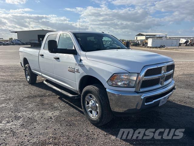 RAM 2500 Caja abierta/laterales abatibles