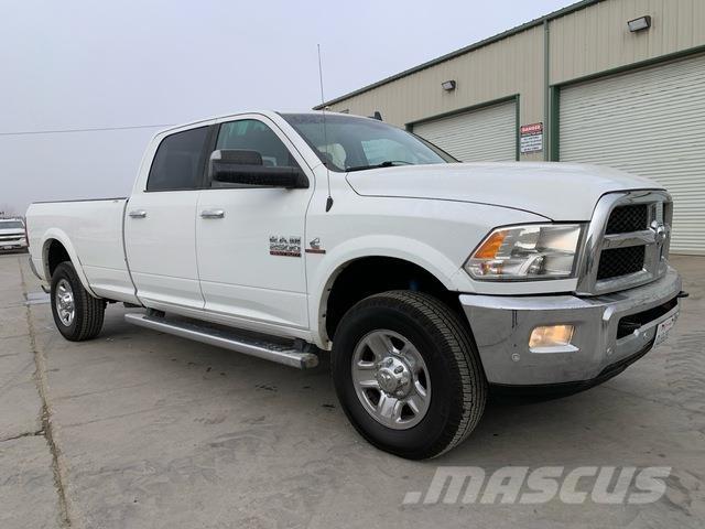 RAM 2500 Caja abierta/laterales abatibles