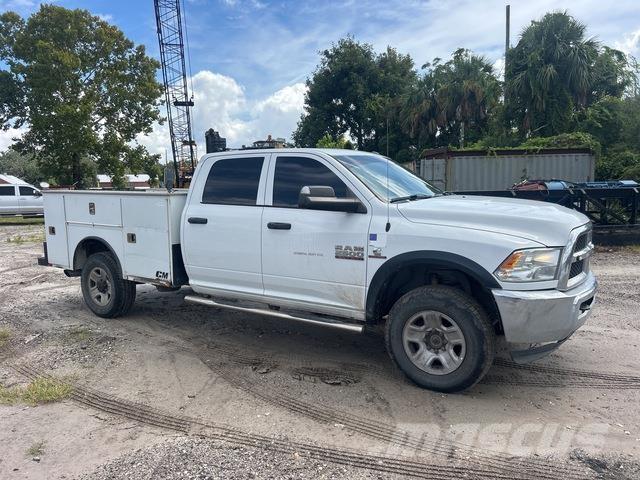 RAM 2500 Caja abierta/laterales abatibles
