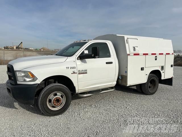 RAM 3500 Caja abierta/laterales abatibles