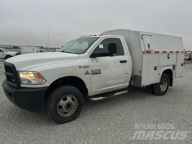 RAM 3500 Caja abierta/laterales abatibles