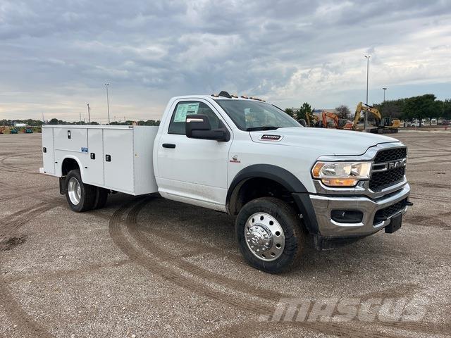 RAM 4500 Caja abierta/laterales abatibles
