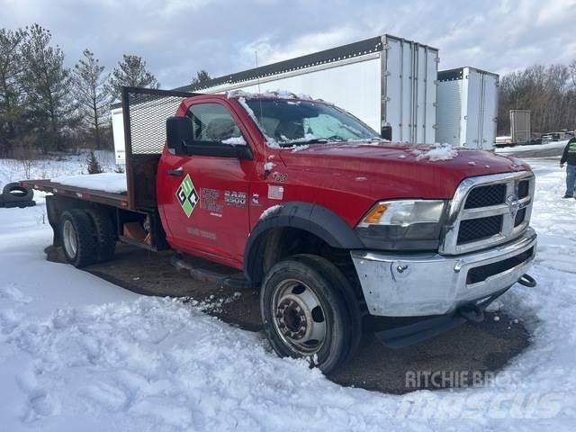 RAM 5500 Camiones de cama baja