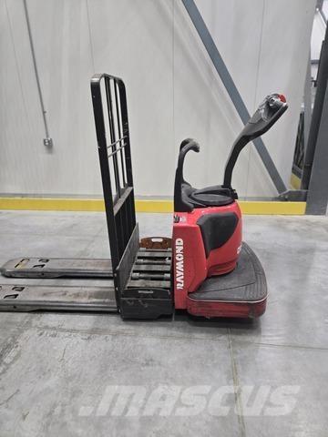 Raymond 8410 Montacargas manual para paletas