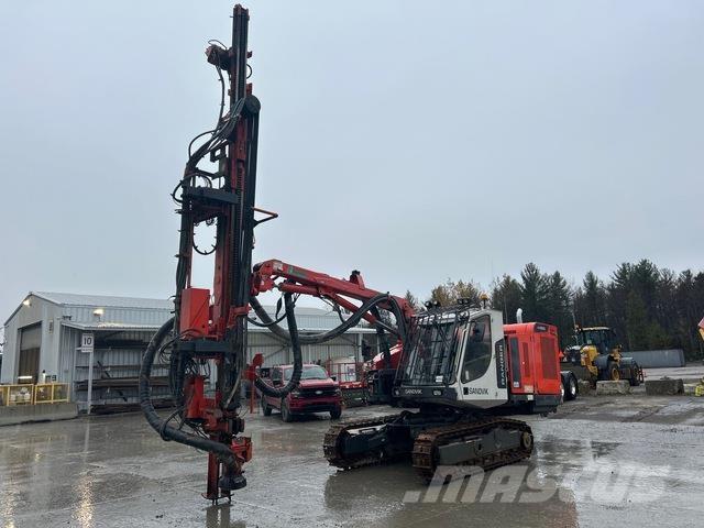 Sandvik DX800 Perforadora de superficie