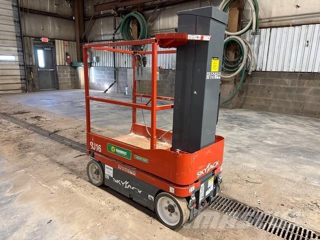 SkyJack SJ16 Plataformas con jaula de elevación