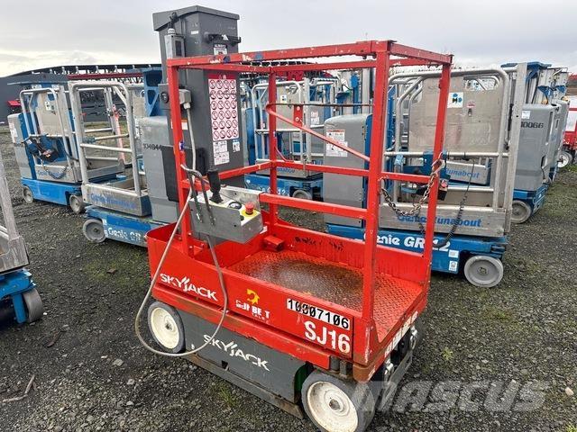 SkyJack SJ16 Plataformas con jaula de elevación