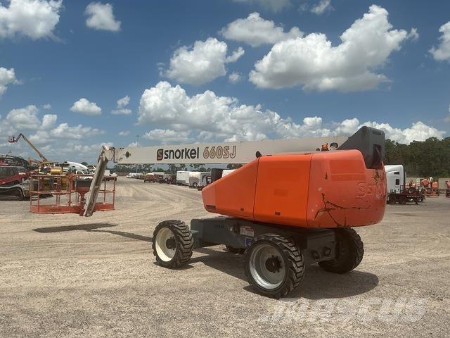 Snorkel 660SJ Plataformas con brazo de elevación telescópico