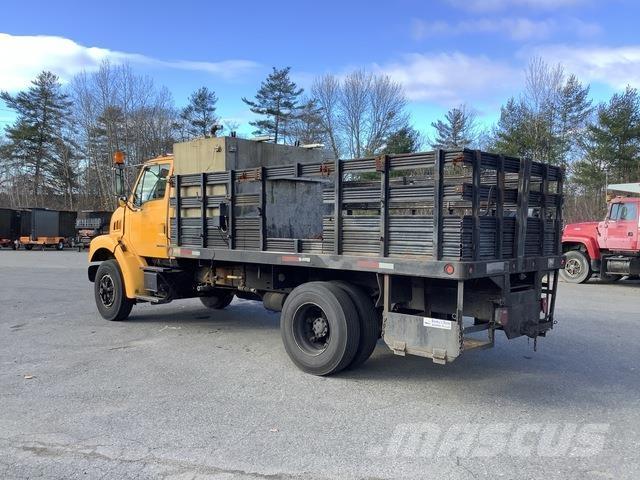 Sterling L7500 Camiones de cama baja