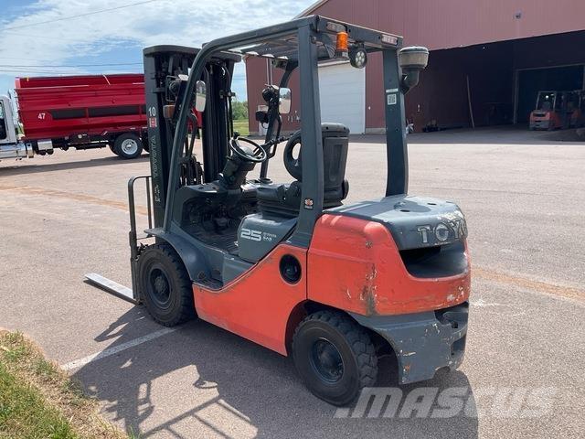 Toyota 8FDU25 Montacargas - otros