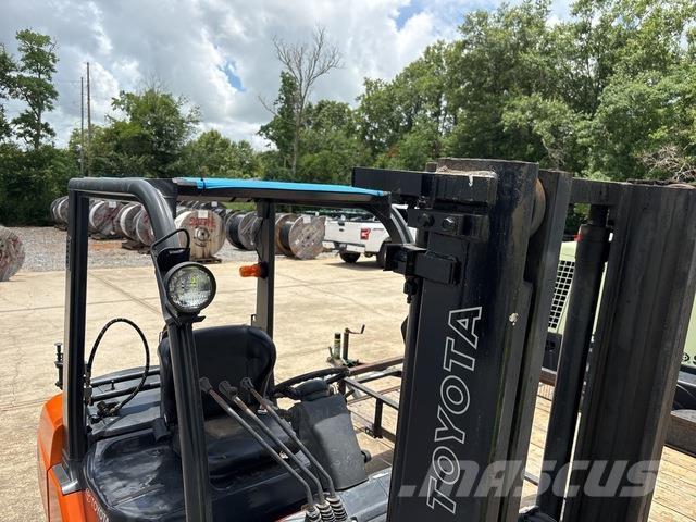 Toyota 8FGU30 Montacargas - otros