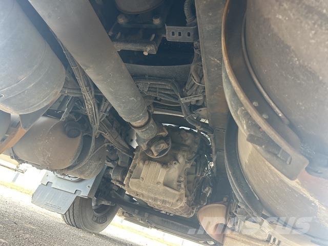 Volvo FM11 Camiones aspiradores/combi