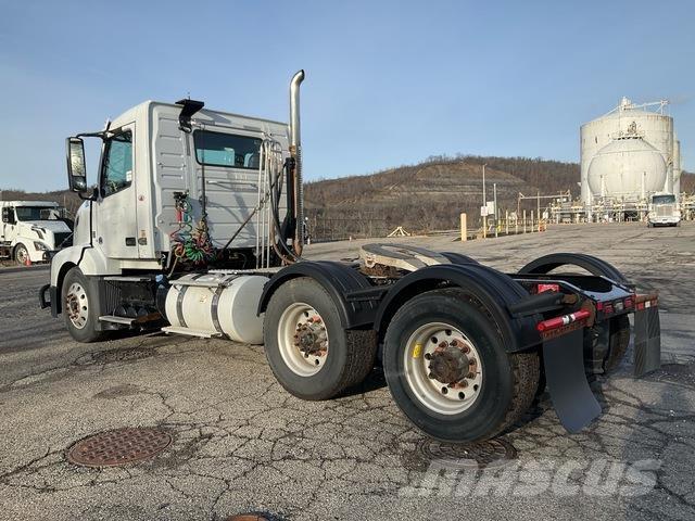 Volvo VNL64T Camiones tractor