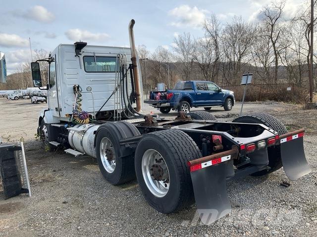 Volvo VNL64T Camiones tractor