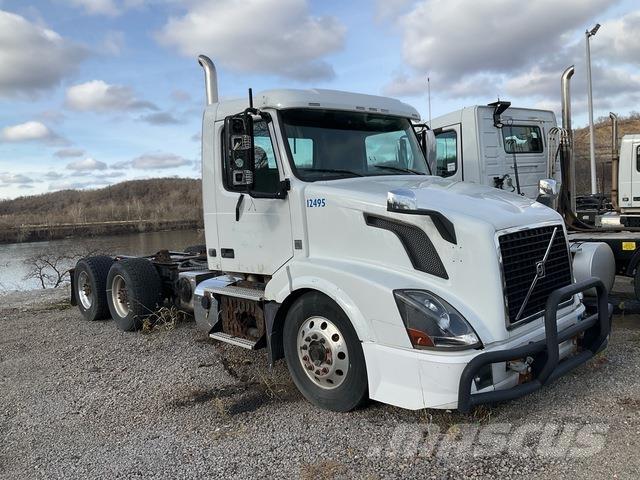 Volvo VNL64T Camiones tractor