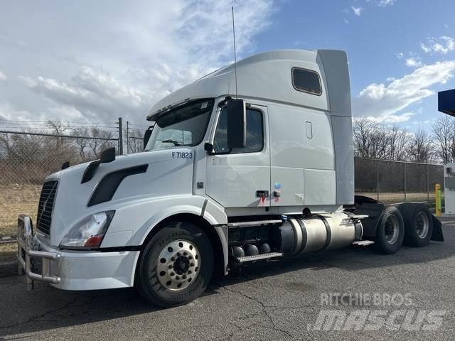 Volvo VNL670 Camiones tractor