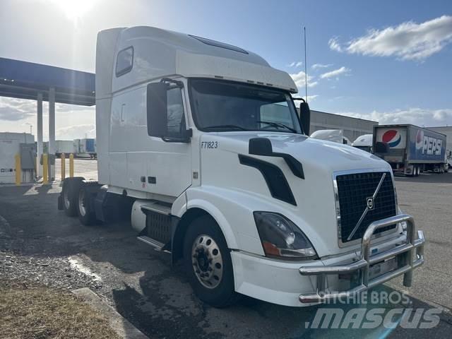 Volvo VNL670 Camiones tractor