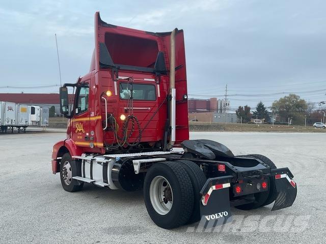 Volvo VNM Camiones tractor