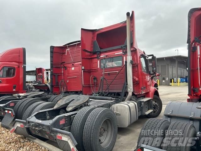 Volvo VNM42T Camiones tractor