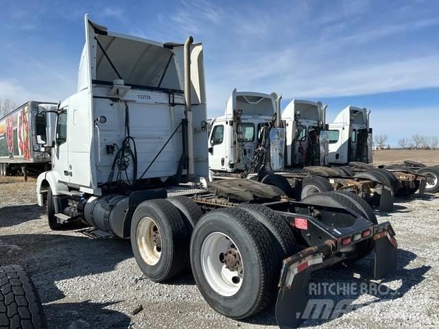 Volvo VNR64T Camiones tractor