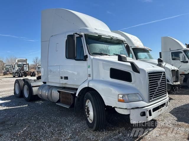 Volvo VNR64T Camiones tractor