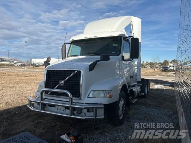 Volvo VNR64T Camiones tractor